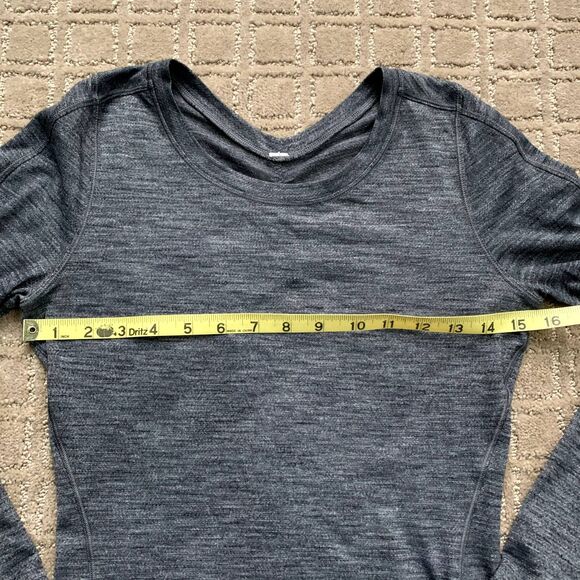 Lululemon 5 Mile Long Sleeve Heathered Gray Shirt Size 2-4 Thumb Holes - Picture 8 of 9